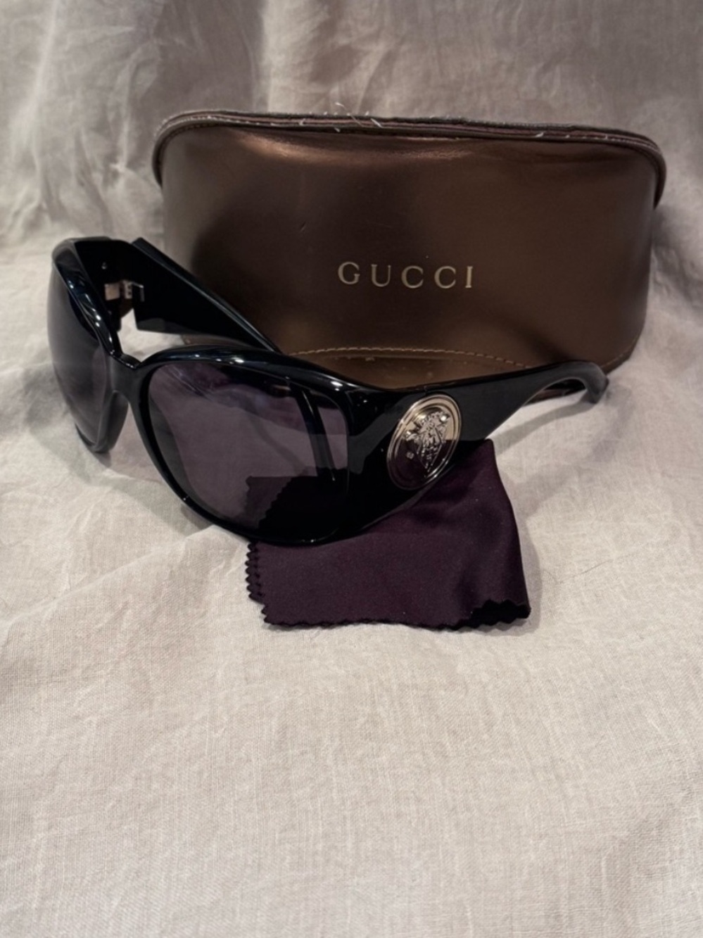 Vintage Gucci Oversized Sunglasses - Picture 2 of 8